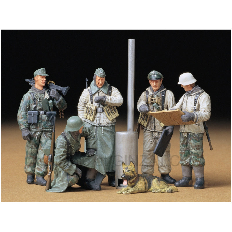 Tamiya 1/35 Scale German Soldiers At Field Briefing