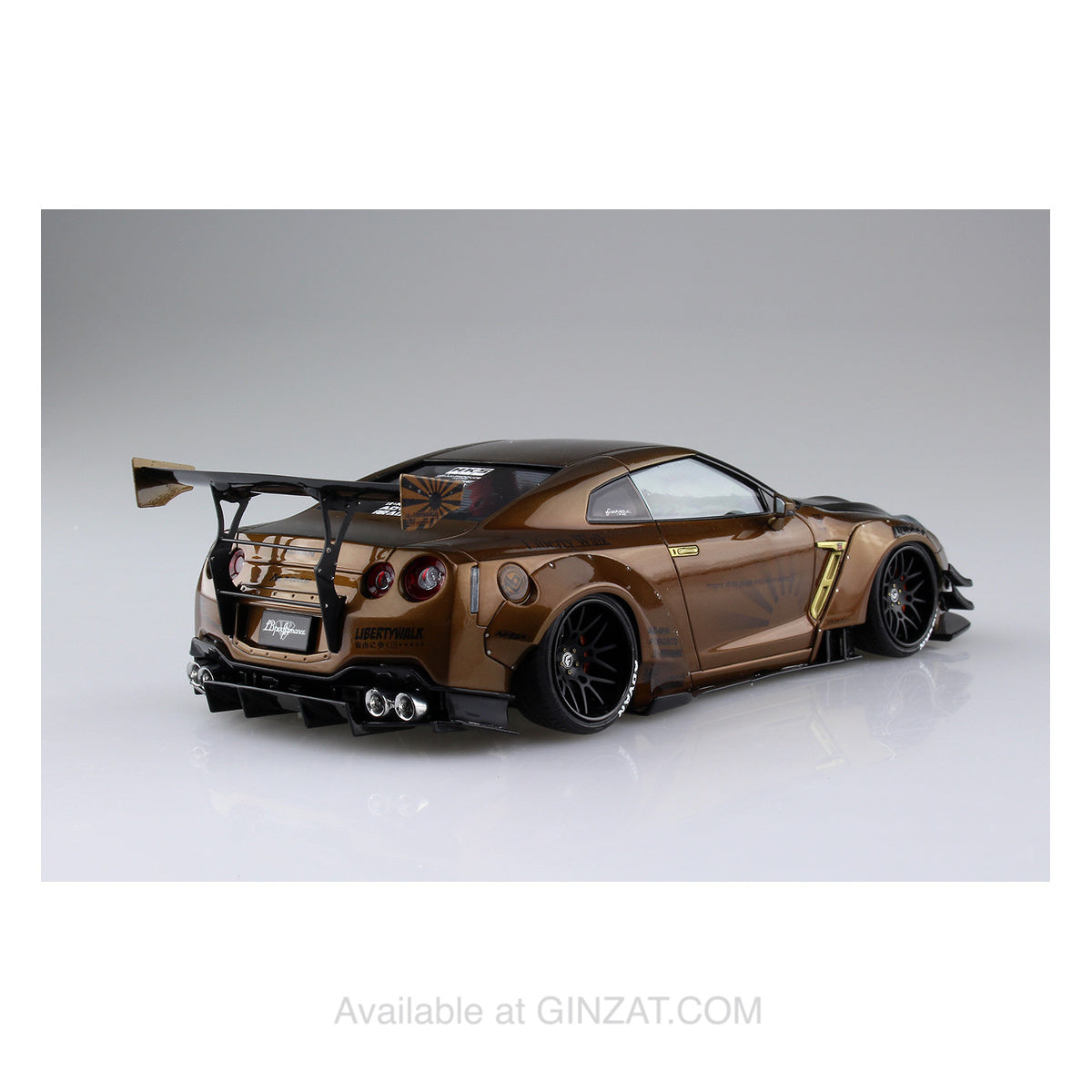 Liberty Walk 1/24 Nissan R35 GT-R type 2 Ver.1, Aoshima 1/24 Plastic Model Kit