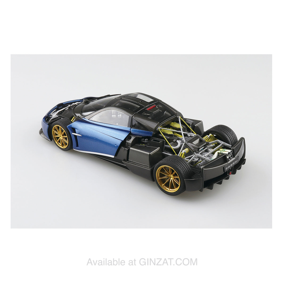 PAGANI Huayra Pacchetto Tempesta, Aoshima 1/24 Plastic Model Kit