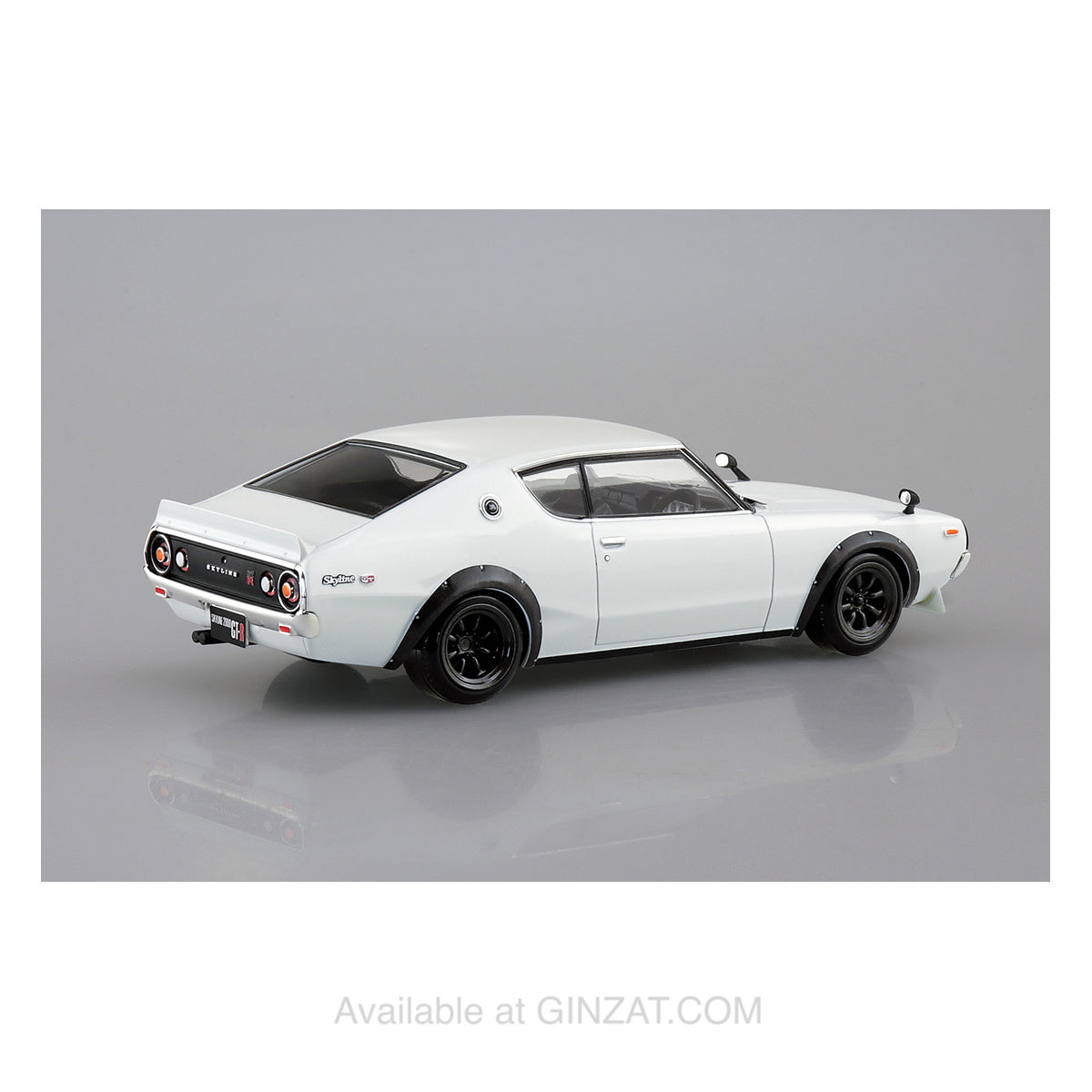 NISSAN C110 SKYLINE GT-R CUSTOM (WHITE), The Snap Kit, Aoshima Plastic Model Car (Scale 1/32)