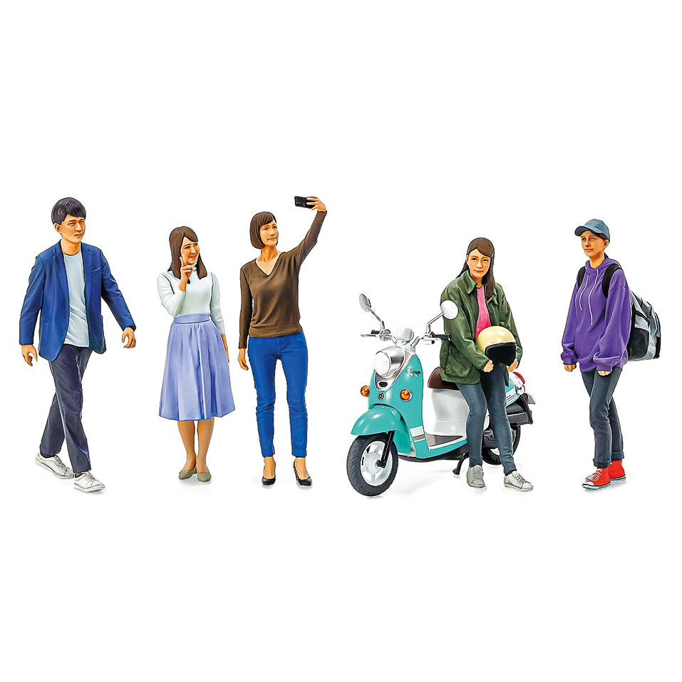 Campus Friends Set II, Tamiya Plastic Model Kit (Scale 1/24)